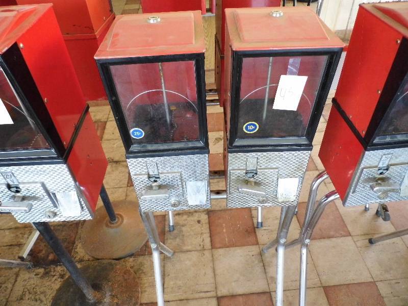 lot 45 image: Double Candy Machine
