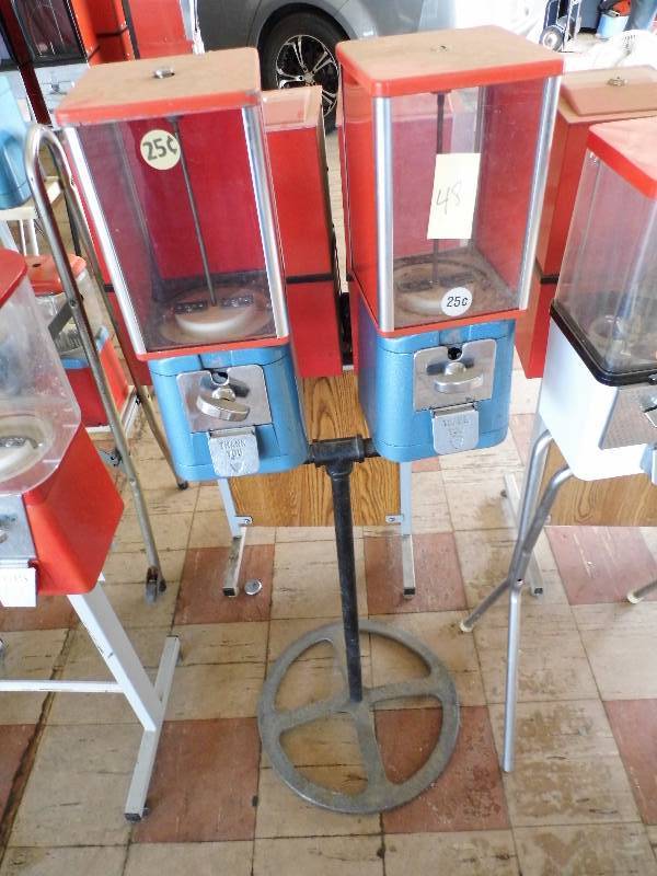 lot 48 image: Double Candy Machine