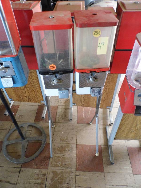 lot 49 image: Double Candy Machine