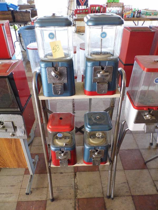 lot 53 image: 4 Stack Candy Machine