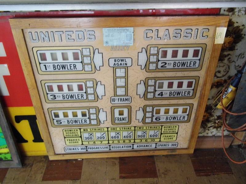 lot 69 image: Uniteds Classic Pinball Face