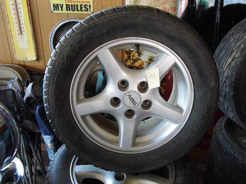 lot 74 image: 16 Wheels 4th Generation Camaro