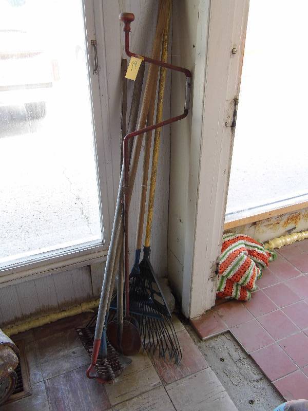 lot 79 image: Yard Tools