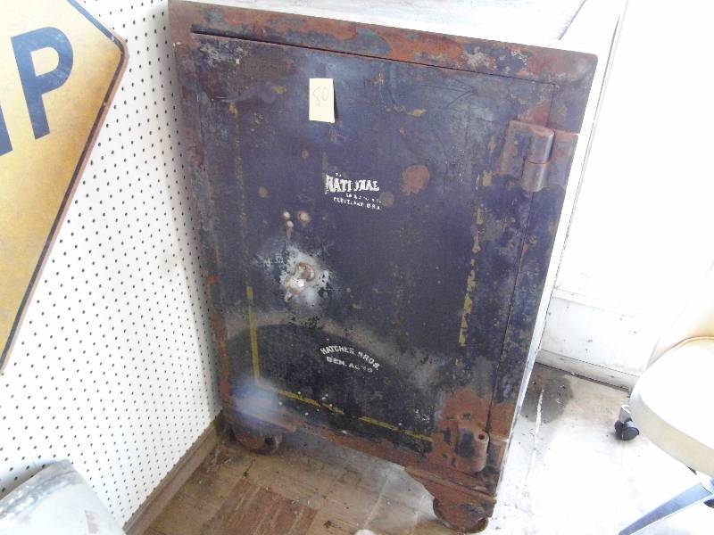 lot 80 image: National Safe