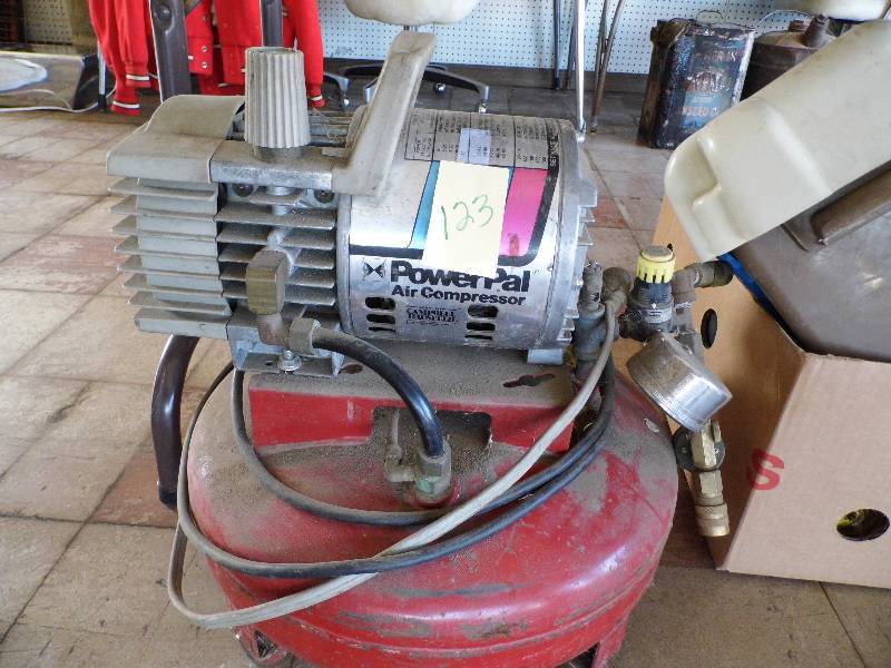 lot 123 image: Power Pad Air Compresser