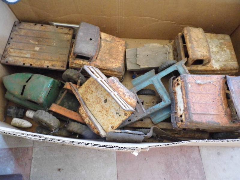 lot 126 image: Tonka & Other Toy  Parts