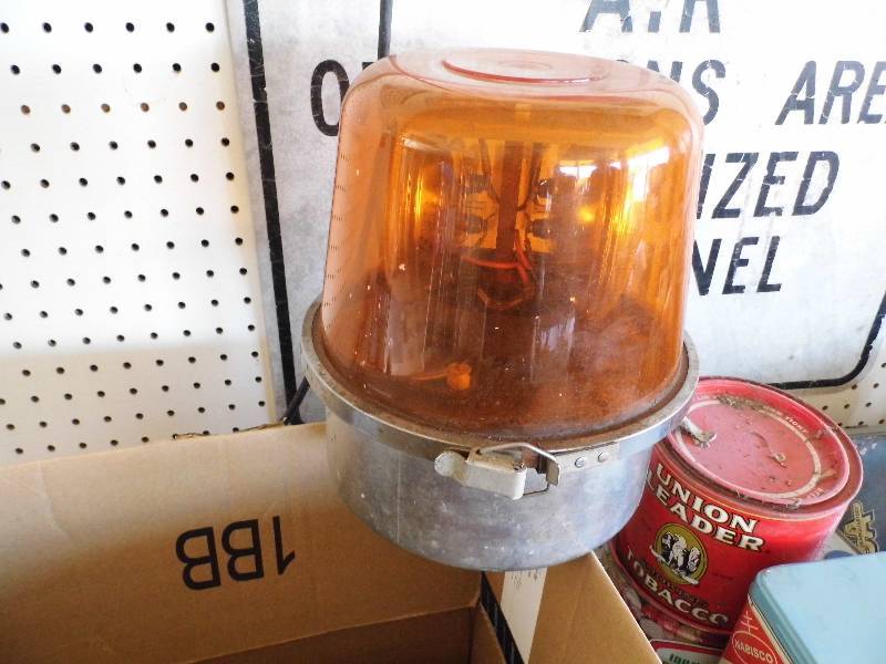 lot 127 image: Yellow Light & Misc