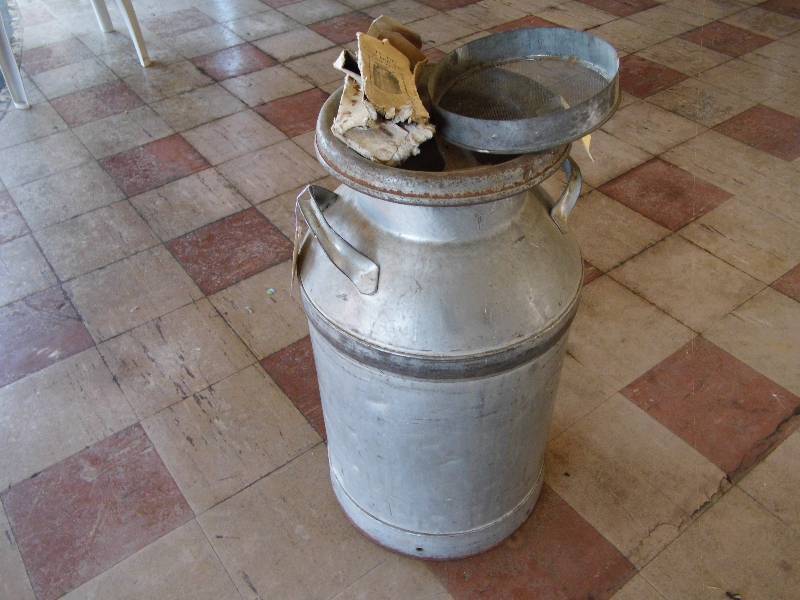 lot 145 image: Cream Can