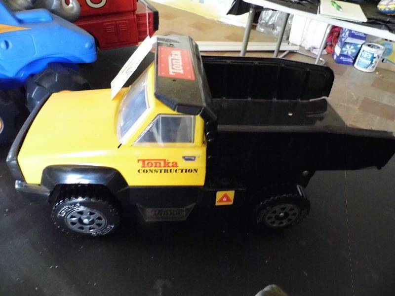 lot 162 image: Tonka Construction Truck