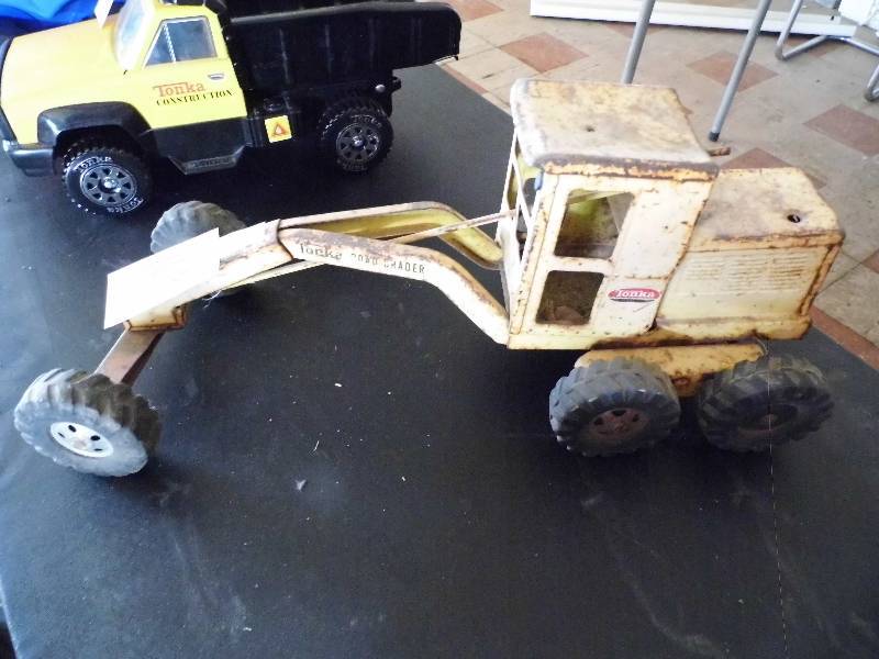 lot 163 image: Tonka Road Grader