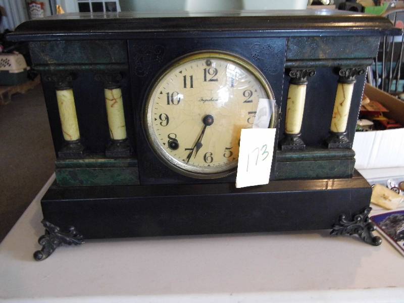 lot 173 image: Mantle Clock