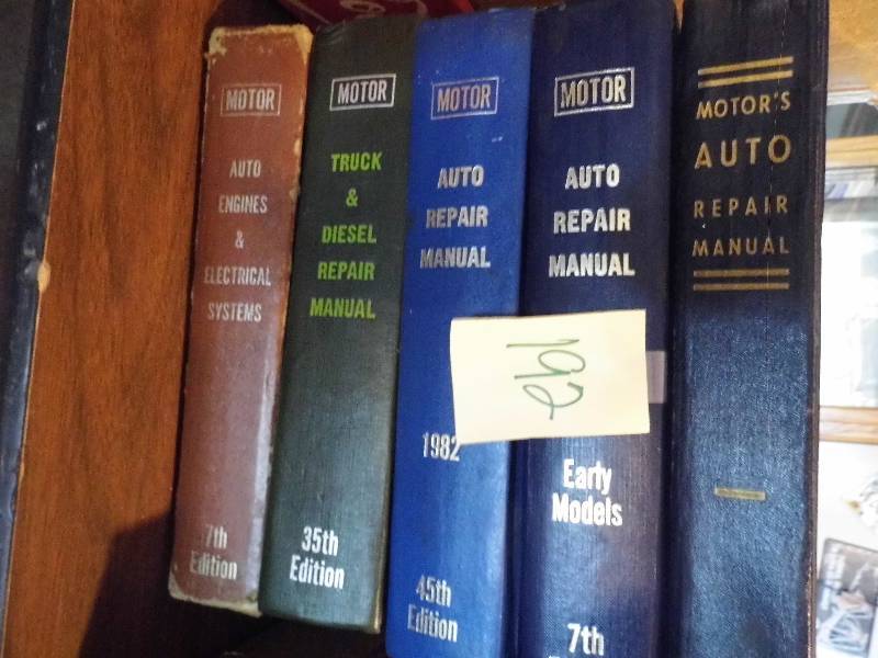 lot 192 image: 5 Auto Repair Books