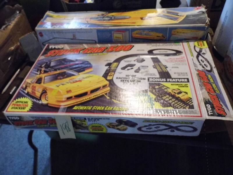 lot 198 image: 2 Race Sets