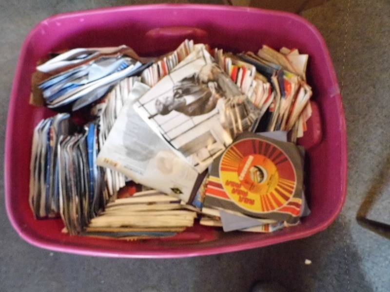 lot 199 image: Lot of  45s