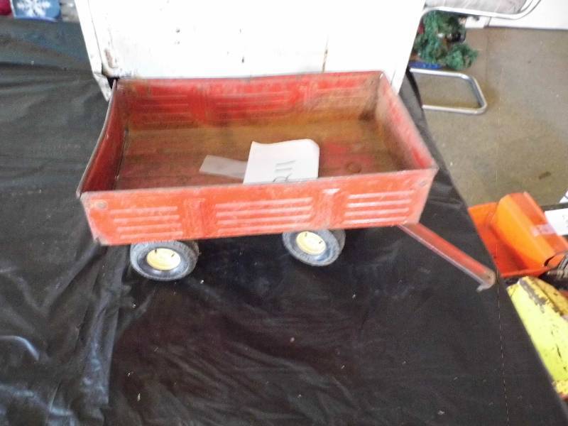 lot 211 image: Wagon