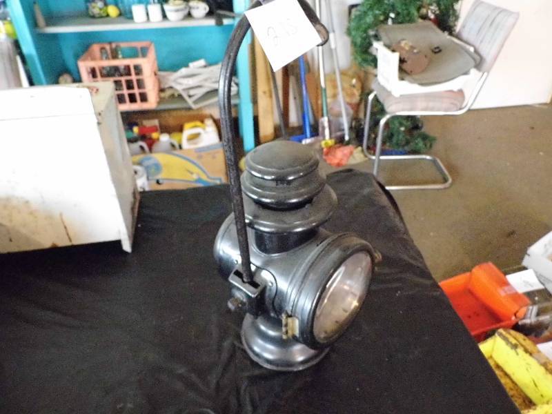 lot 215 image: Carriage Lamp