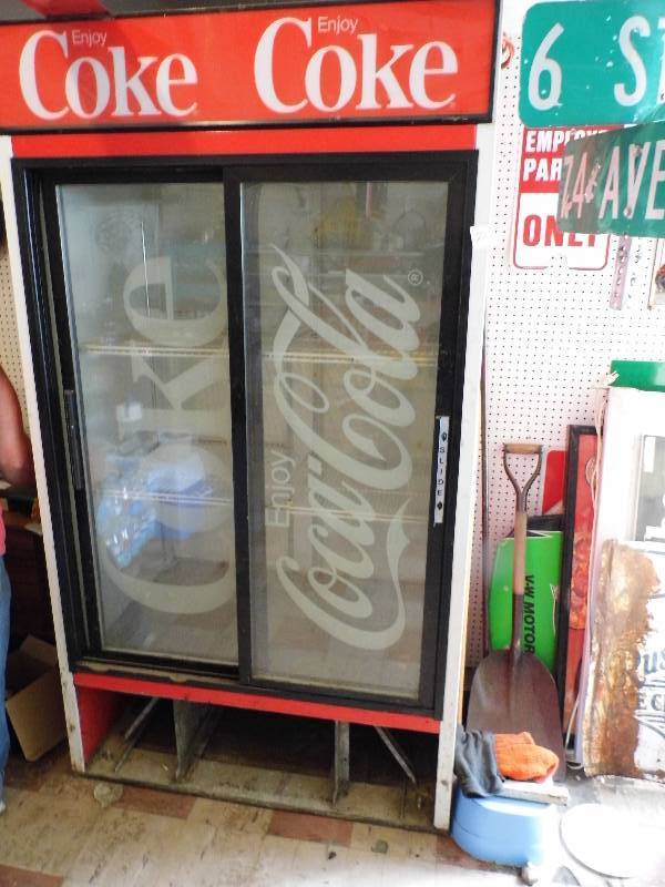 lot 221 image: Coke Cooler