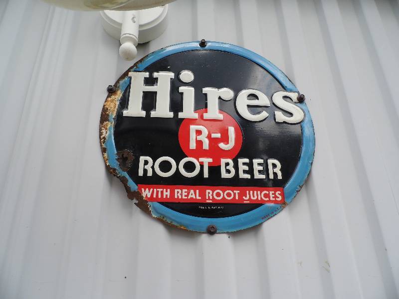 lot 315 image: Hires Rootbeer Sign