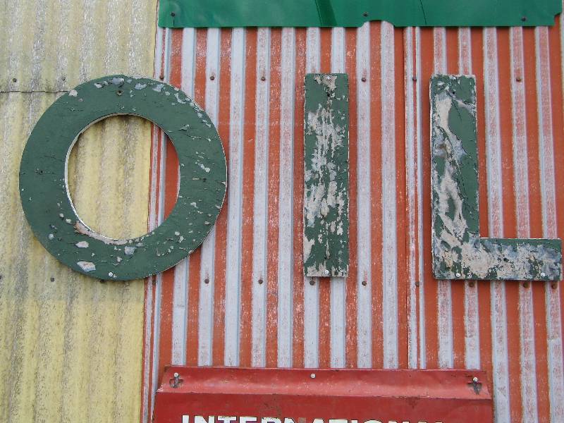 lot 323 image: Wooden O I L Sign
