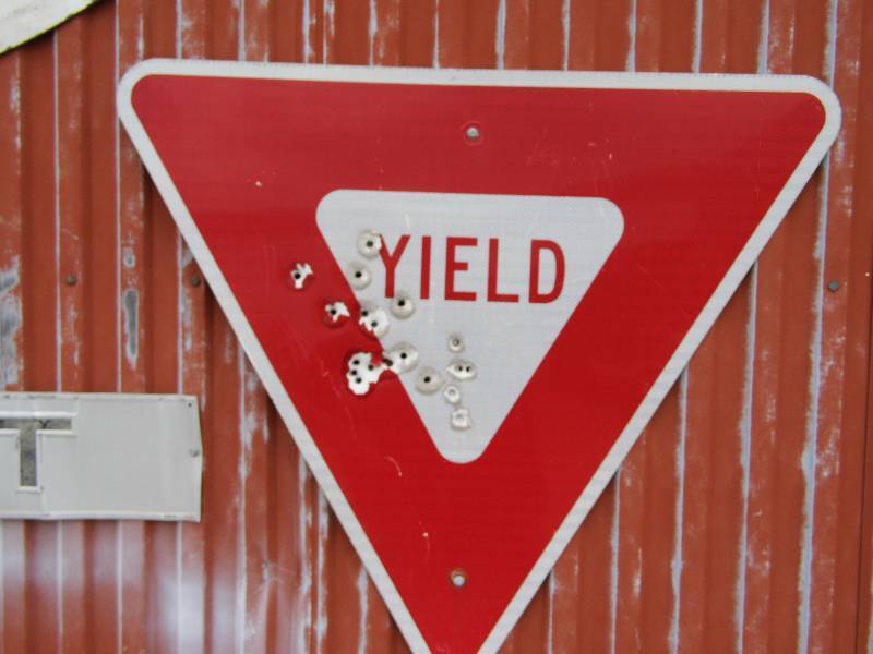lot 345 image: Yield Sign