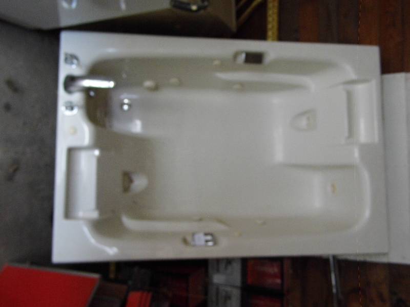 lot 233 image: Tub