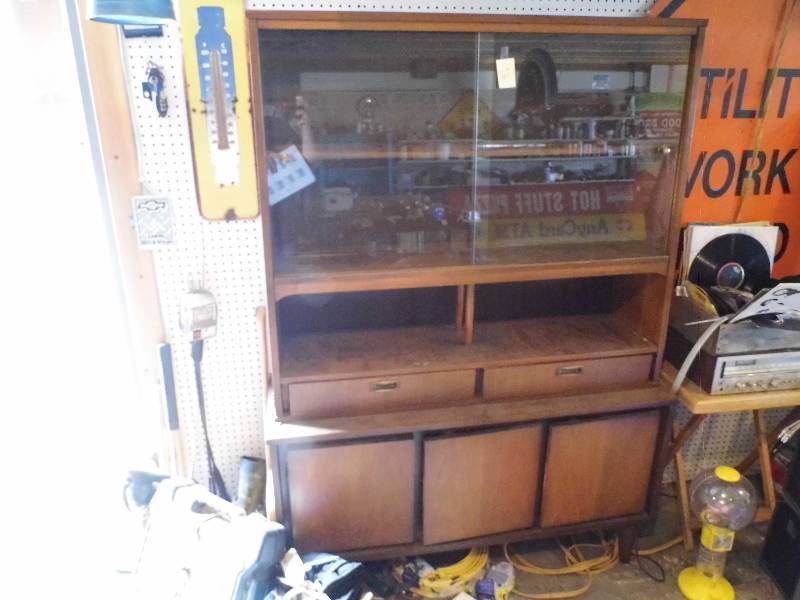 lot 167 image: China Cabinet