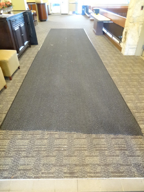 lot 4 image: Front Entry Rug 73 X 23