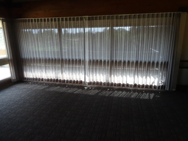 lot 26 image: Window Blinds 4 Section.