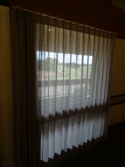 lot 29 image: Window Blinds 4 Sections.