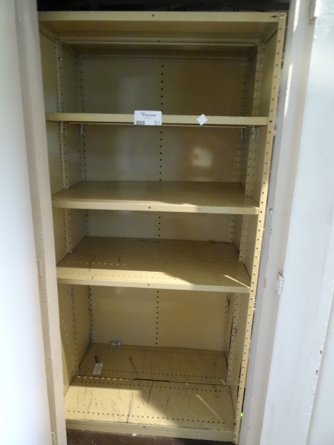 lot 51 image: Metal Shelving Unit 36 X 24 X 73