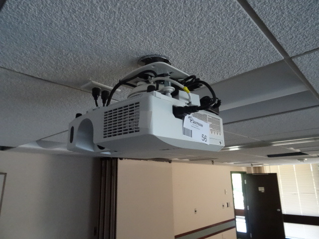 lot 56 image: 3M X 36 Projector No Remote