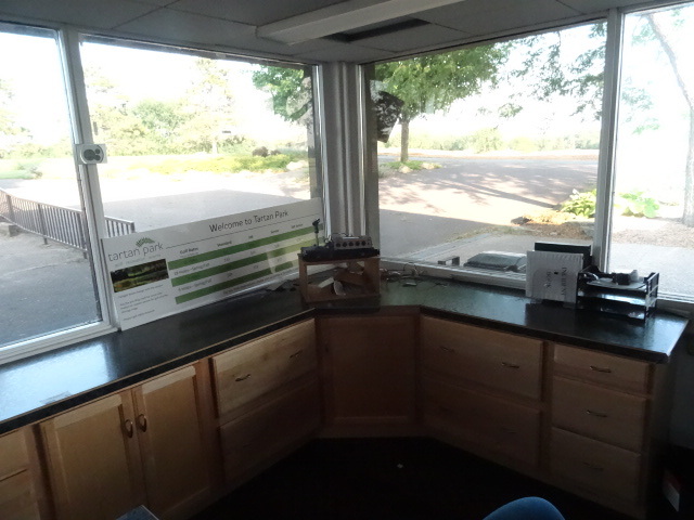 lot 81 image: L Shaped Cabinet Section