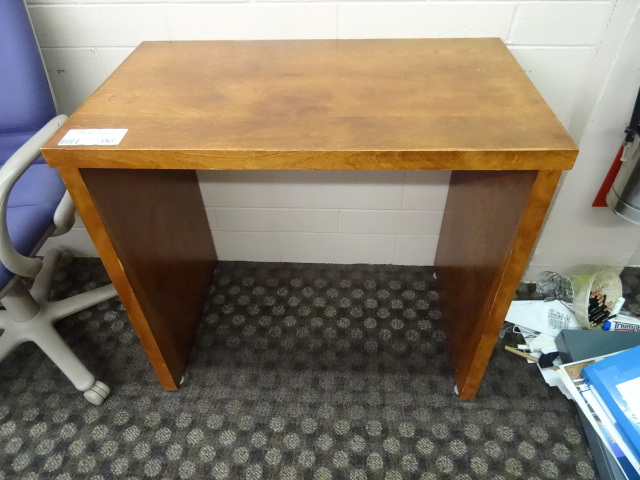 lot 96 image: Single wood desk