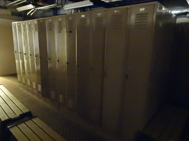 lot 143 image: 17 Bank Locker Unit 157 X 42 X 78
