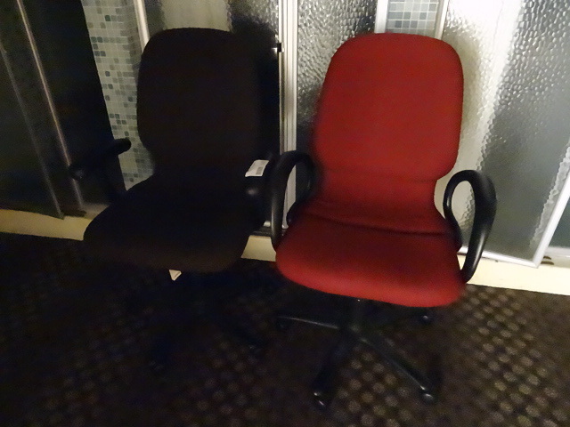 lot 147 image: 2 Office Chairs ON Wheels