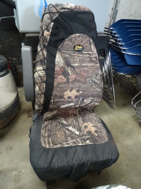 lot 7 image: Air Ride Seat out of a Semi
