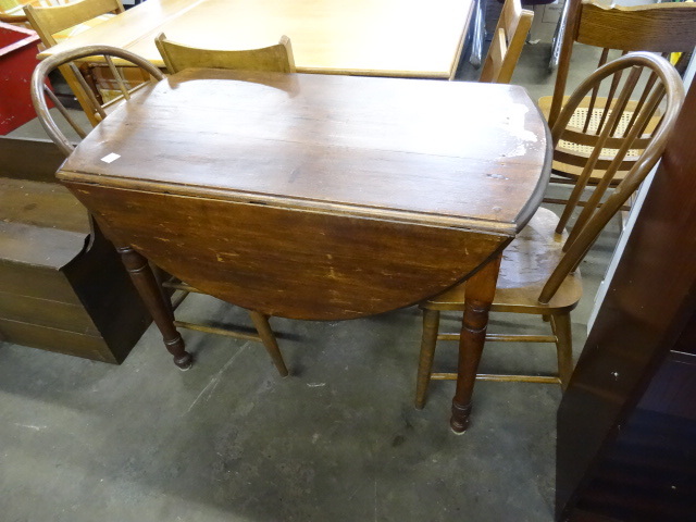 lot 12 image: Vintage Drop Leaf Table and Chair Set.