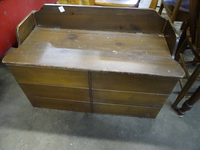 lot 13 image: Vintage Storage Bench 34 X 16 X 23