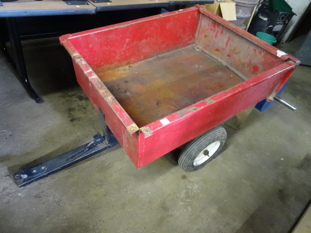 lot 15 image: Lawn and Garden Cart Dumps