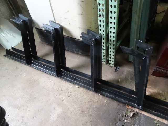 lot 25 image: Wall Mount Cantilever Racks