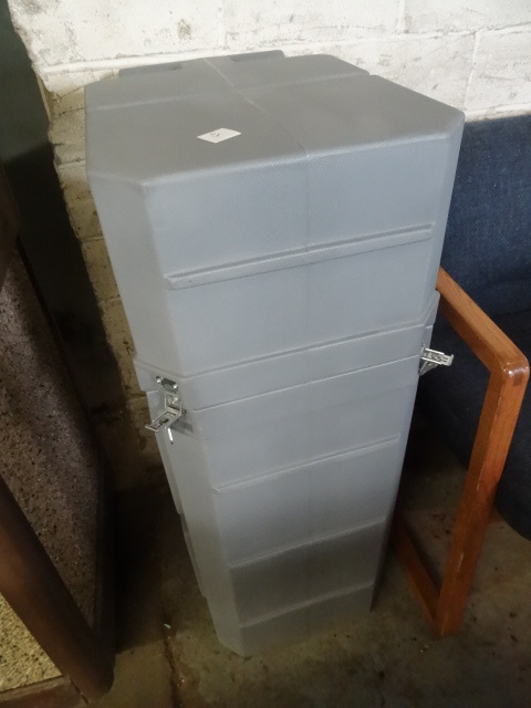 lot 43 image: Empty Plastic Shipping Box