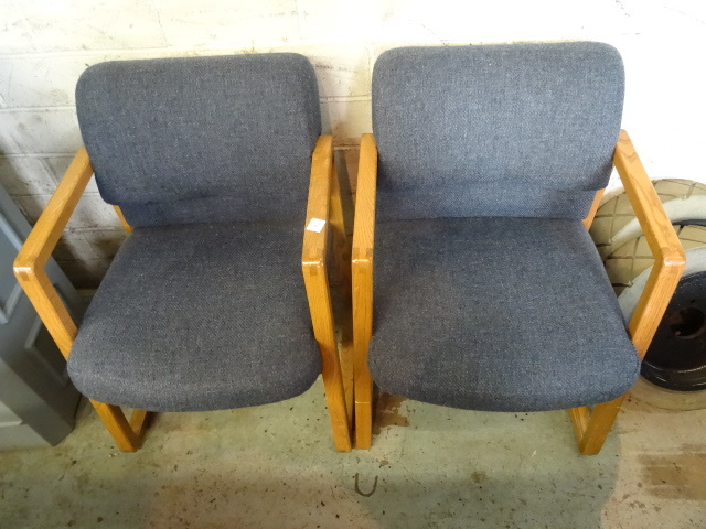 lot 44 image: 2 Matching Wood Framed Side Chairs