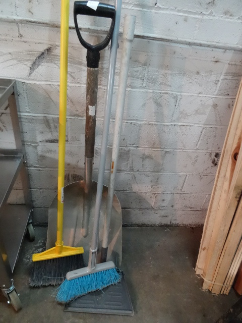 lot 64 image: Aluminum Scoop Shovel 2 Brooms