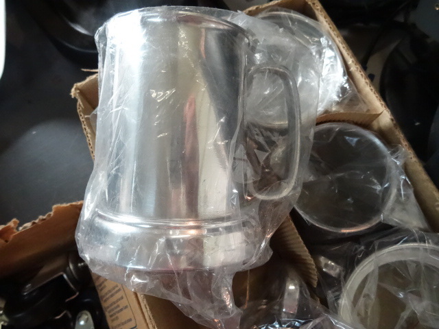 lot 72 image: 6 Aluminum Glass Bottom Tankards