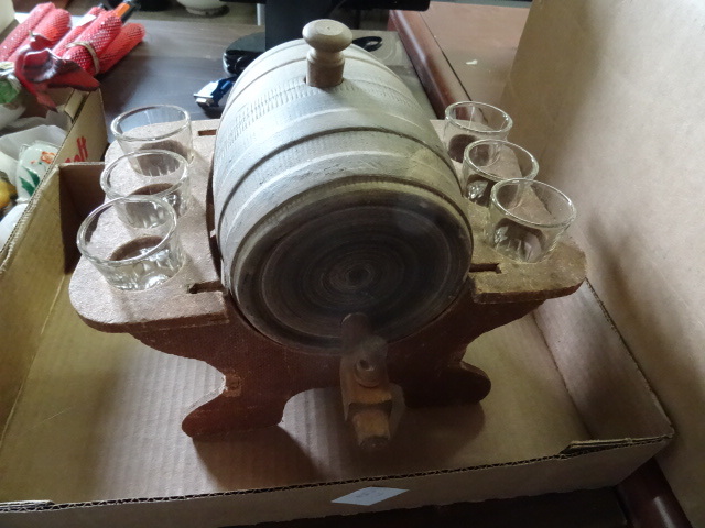 lot 87 image: Alcohol Decanter with 6 Shot Glasses