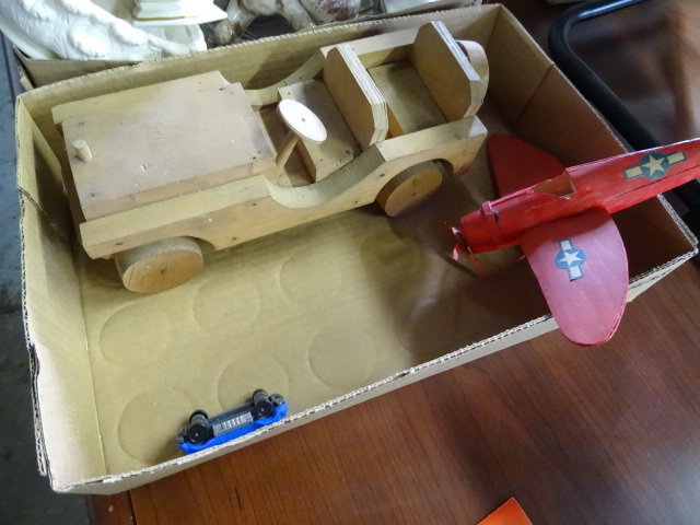 lot 90 image: Wood Jeep, Airplane and Car