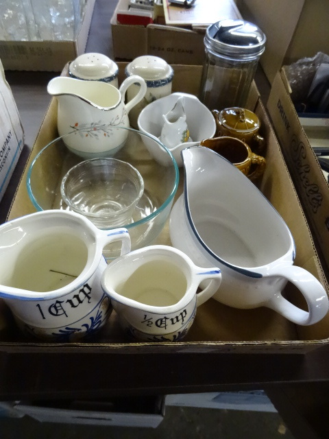lot 95 image: Misc Kitchen Glassware