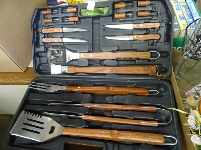 lot 111 image: Brand New Chefmate B B Q Utensil Kit