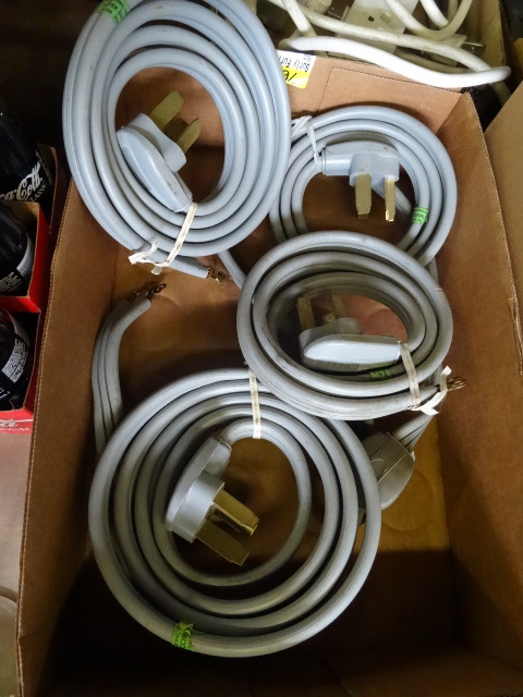 lot 117 image: 5 Appliance 220 Cords