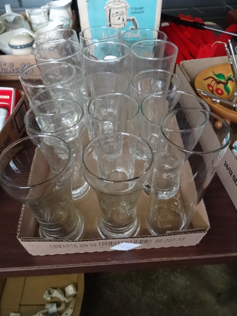 lot 120 image: Misc Glasses